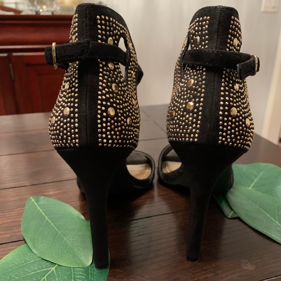 BCBG Paris Black & Gold T-strap Heels Sz 8.5 - Picture 3 of 5